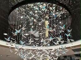 光影之舞：水晶蝴蝶吊灯